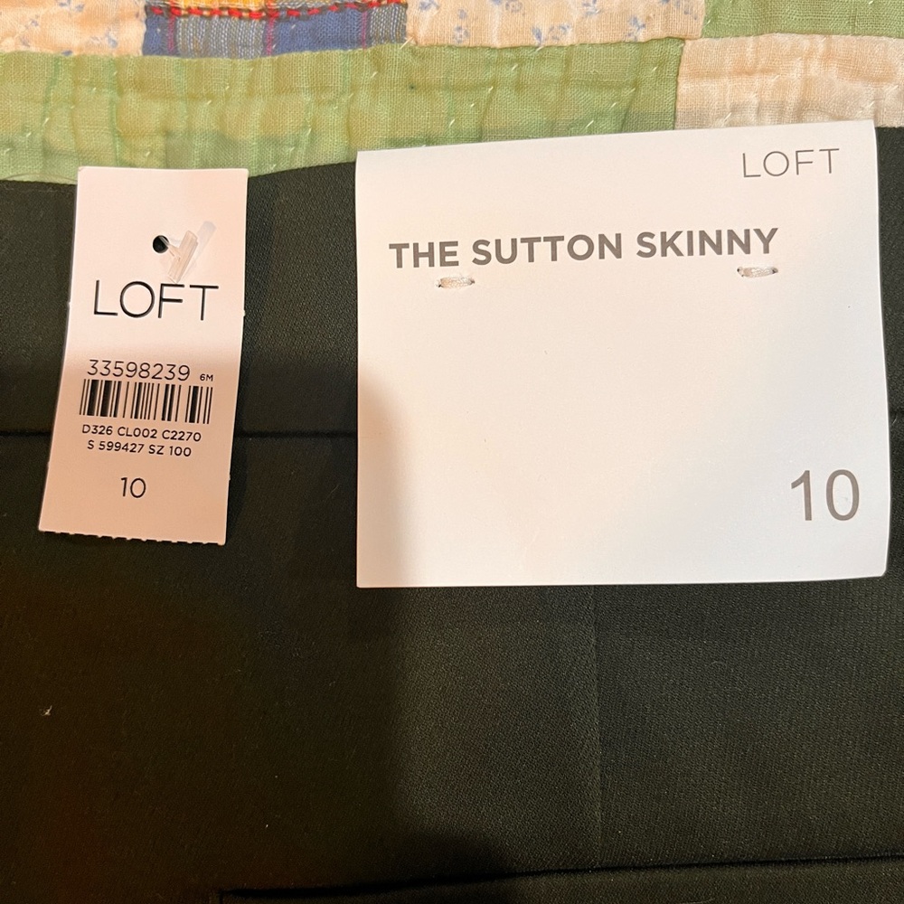 Loft “THE SUTTON SKINNY” NWT, Olive , size 10
